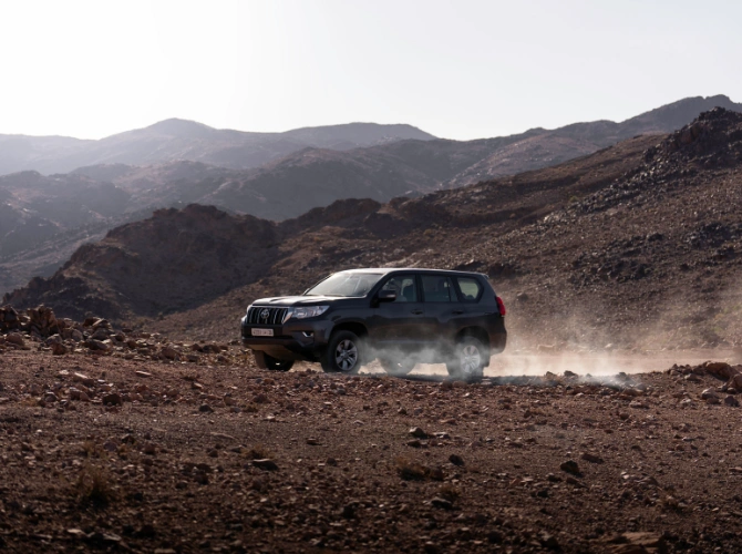 4x4 Off Road Location De Voiture Marrakech Toyota Prado Dans Le Desert Marocain