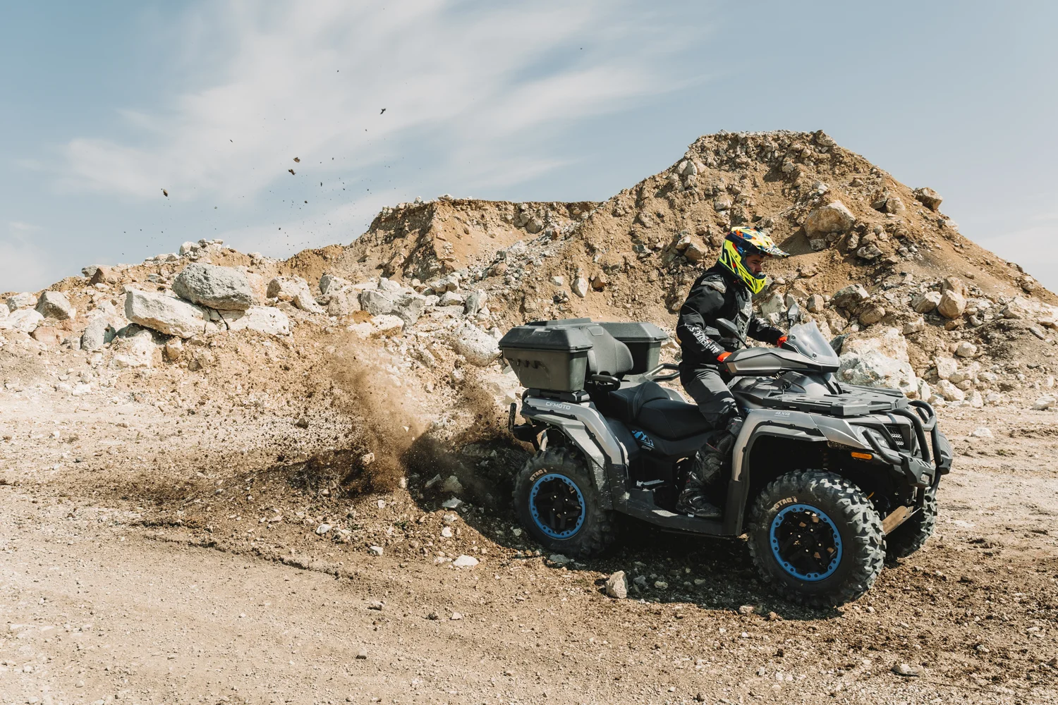 4x4 Off Road Location De Voiture Marrakech CFORCE 1000 OVERLAND Exploration 10